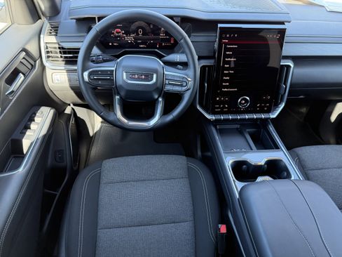 Used 2025 GMC Acadia Elevation image 14