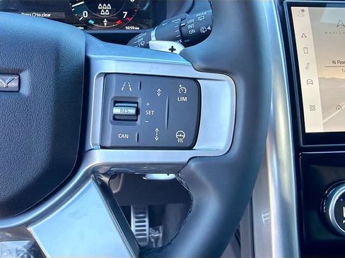 New 2026 Land Rover Discovery Limited Edition image 38