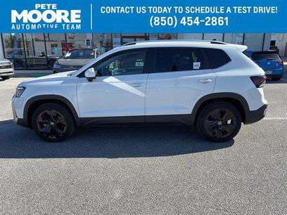 Certified 2025 Volkswagen Taos SE w/ Black Wheel Package