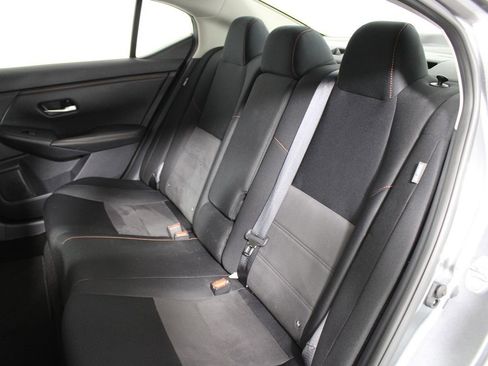 Used 2025 Nissan Sentra SR FWD image 18