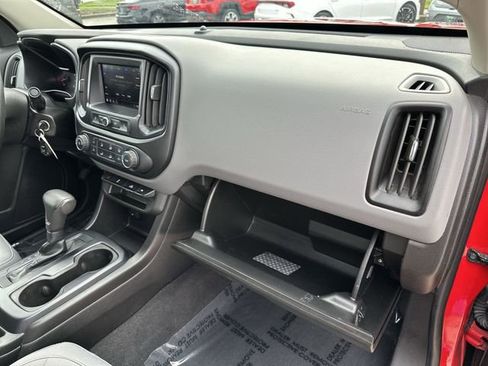 Used 2020 Chevrolet Colorado W/T w/ Custom Special Edition image 32