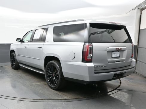 Used 2016 GMC Yukon XL SLT image 4