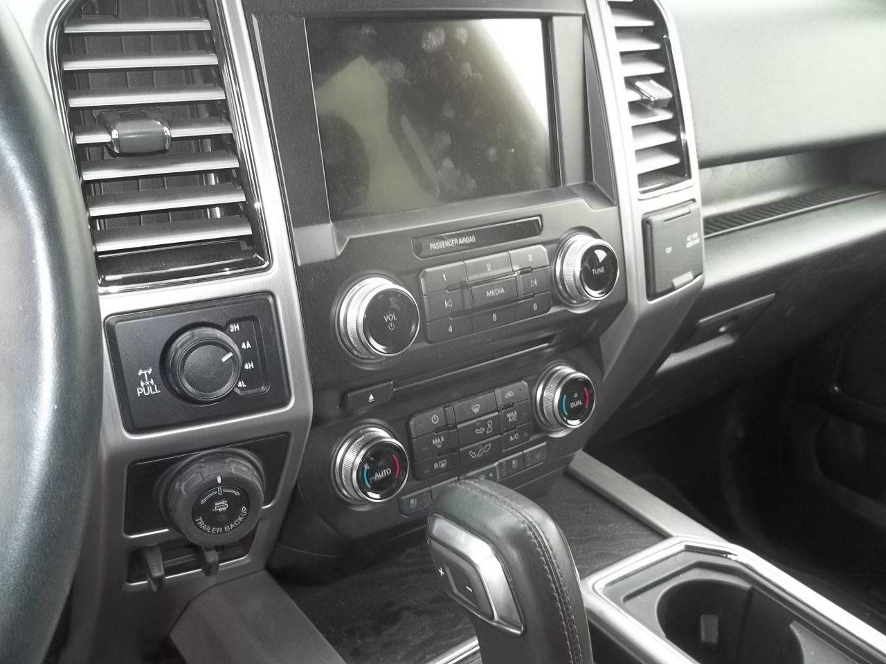 Used 2018 Ford F150 Platinum w/ Equipment Group 701A Luxury AWD/4WD image 8