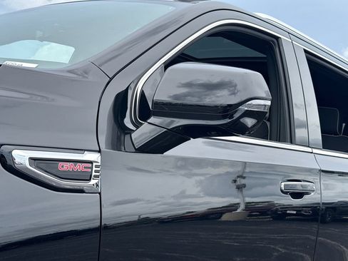 New 2026 GMC Yukon XL Elevation w/ Elevation Premium Package AWD/4WD image 13