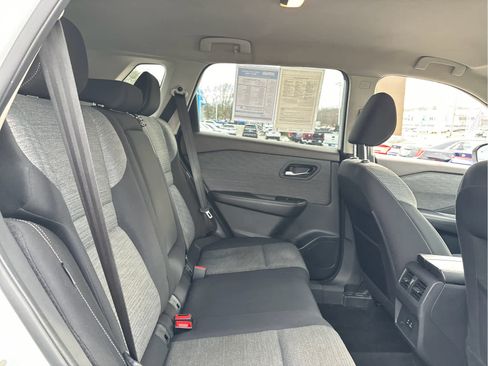 Used 2021 Nissan Rogue SV image 26