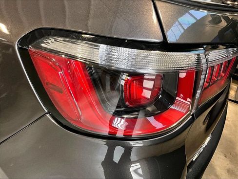 Used 2018 Jeep Compass Latitude AWD/4WD image 35