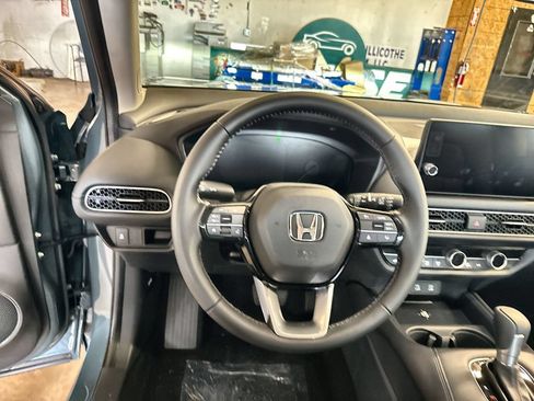 Used 2024 Honda HR-V EX-L image 11