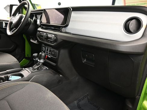 Used 2025 Jeep Wrangler Sport image 36