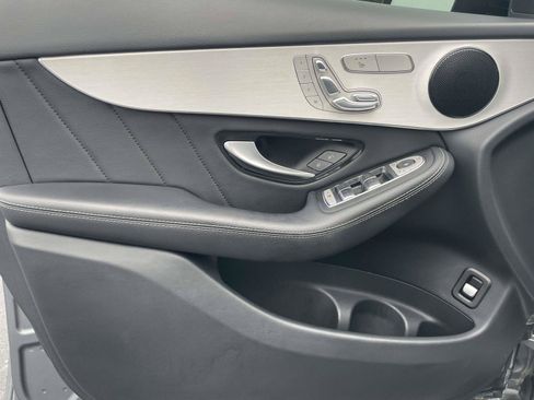 Used 2022 Mercedes-Benz GLC 300 4MATIC w/ AMG Line image 15