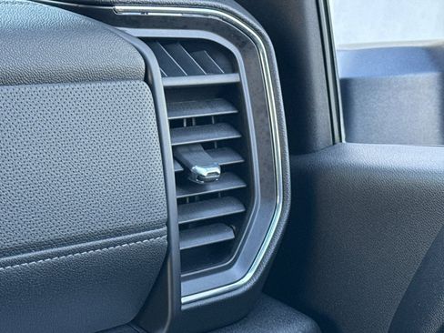 Used 2025 Chevrolet Silverado 2500 LTZ w/ LTZ Premium Package image 29