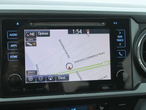 Used 2017 Toyota Tacoma TRD Sport image 21