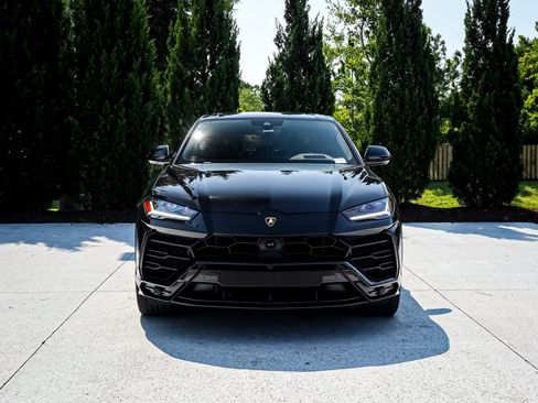 Used 2021 Lamborghini Urus AWD/4WD image 3