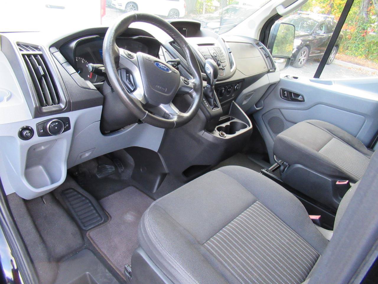 Used 2017 Ford Transit 150 XL RWD image 9