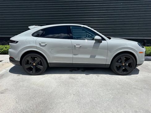 Certified 2026 Porsche Cayenne Coupe AWD/4WD image 11