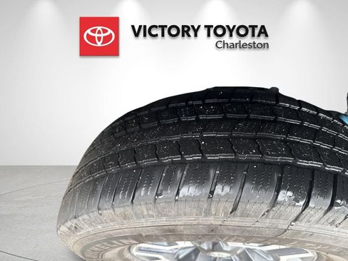 Used 2022 Toyota Tacoma TRD Off-Road w/ Technology Package image 7