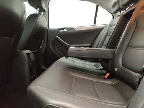 Used 2017 Volkswagen Jetta SE FWD image 18