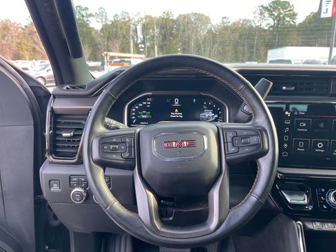 Used 2024 GMC Sierra 2500 AT4 w/ AT4 Preferred Package image 19