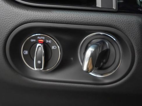 Certified 2026 Porsche Macan AWD/4WD image 26