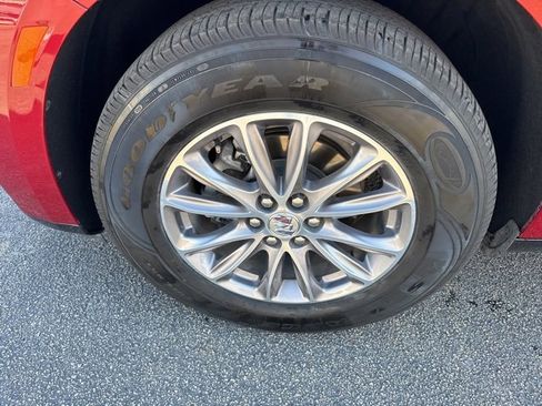 Used 2024 Buick Enclave Premium image 9