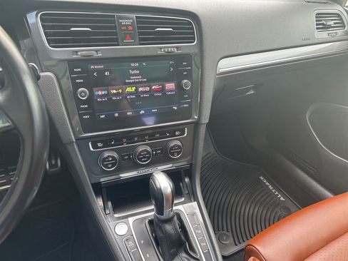 Used 2018 Volkswagen Golf Alltrack AWD/4WD image 10