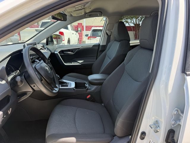 Used 2025 Toyota RAV4 XLE FWD image 26