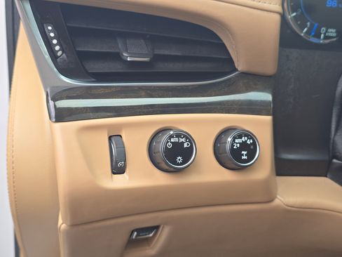 Used 2020 Cadillac Escalade Platinum AWD/4WD image 24
