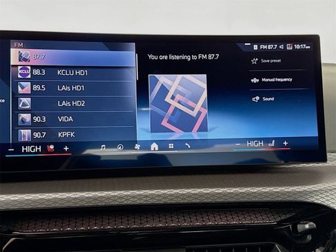 Used 2025 BMW 330i Sedan w/ M Sport Package image 15