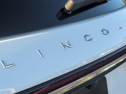 Used 2022 Lincoln Corsair Reserve w/ Elements Package FWD image 6