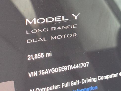 Used 2026 Tesla Model Y AWD image 11
