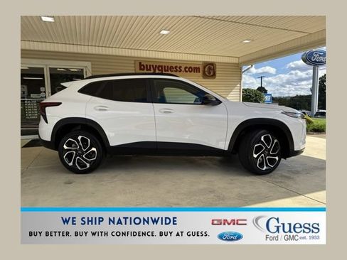 Used 2024 Chevrolet Trax RS w/ Sunroof Package FWD image 1