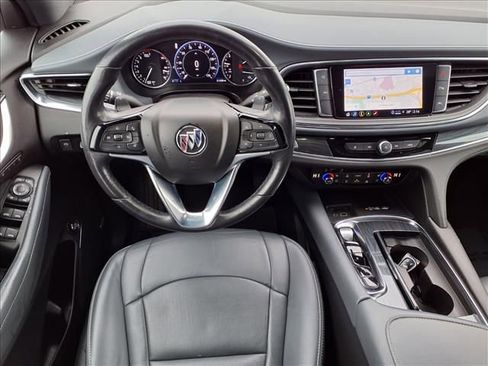 Used 2024 Buick Enclave Premium image 13