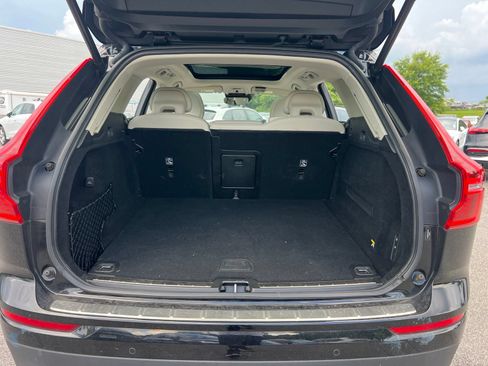 Used 2019 Volvo XC60 T5 Momentum w/ Premium Package FWD image 27