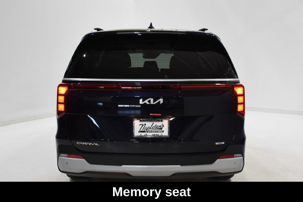 Used 2026 Kia Carnival EX FWD image 5