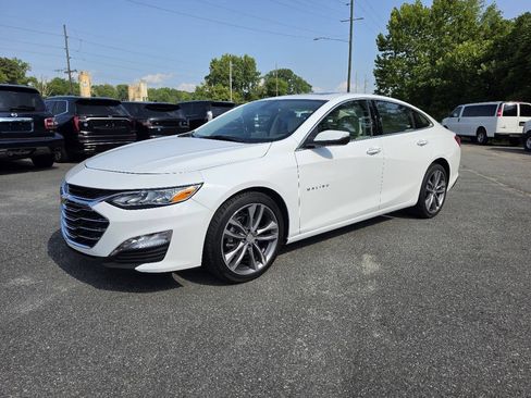 Used 2022 Chevrolet Malibu Premier FWD image 1