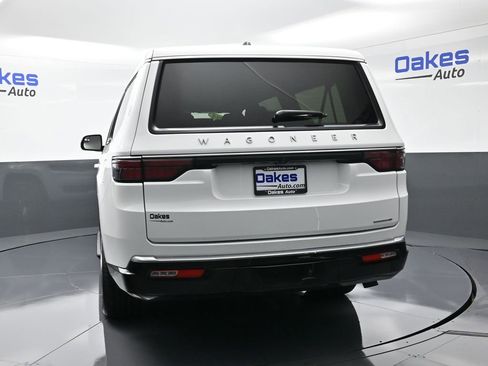 Used 2024 Jeep Wagoneer L Series II w/ Flexible Seating Group image 6