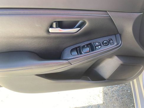 Used 2023 Nissan Sentra S image 11