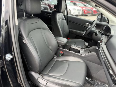 Used 2026 Kia Sportage EX FWD image 19