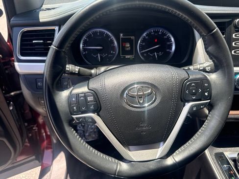 Certified 2018 Toyota Highlander XLE AWD/4WD image 13