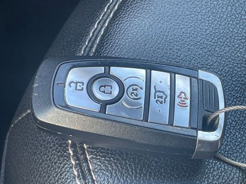 Used 2023 Ford Explorer Limited image 22