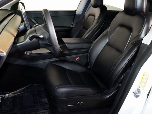 Used 2022 Tesla Model Y Performance image 4