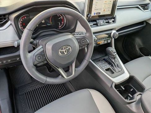 Used 2023 Toyota RAV4 XLE Premium image 10