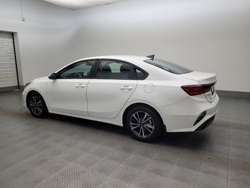 Used 2024 Kia Forte LXS w/ LXS Technology Package FWD image 3