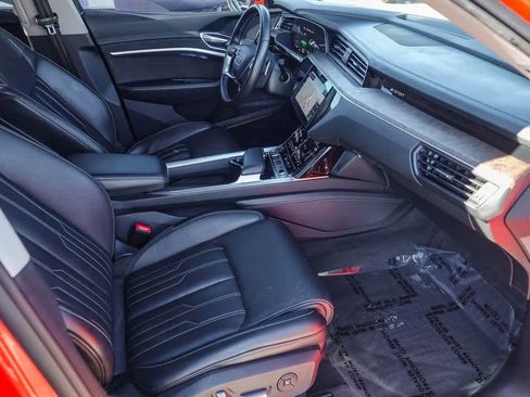 Used 2019 Audi e-tron Prestige w/ Prestige Package image 15