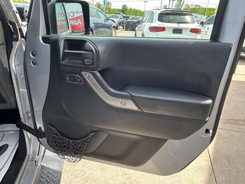 Used 2014 Jeep Wrangler Unlimited Sport w/ Quick Order Package 24S AWD/4WD image 16