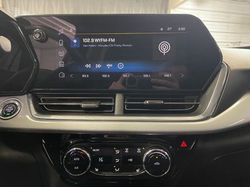 Certified 2024 Chevrolet Trax LT w/ Driver Confidence Package image 8