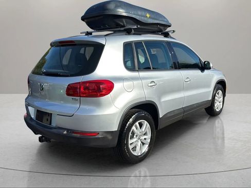 Used 2016 Volkswagen Tiguan S image 3