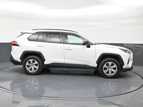 Used 2021 Toyota RAV4 LE FWD image 6