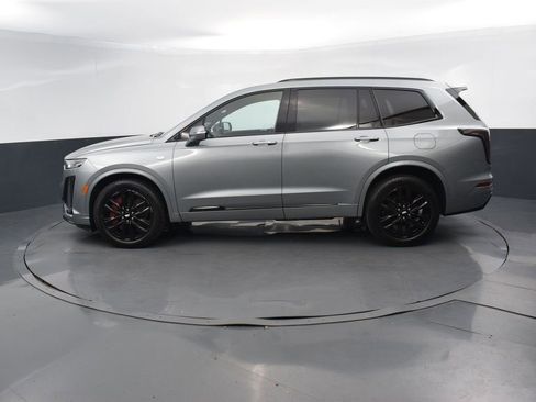 Used 2024 Cadillac XT6 Sport image 2