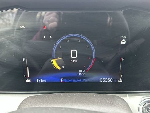 Used 2025 Chevrolet Trax LT image 11