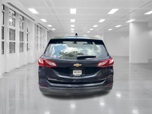 Used 2021 Chevrolet Equinox LS FWD image 5